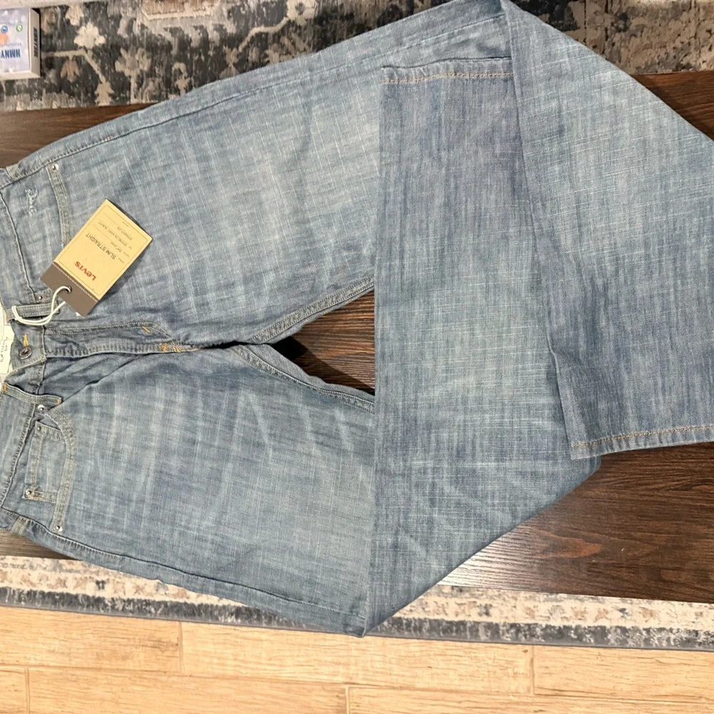 Levi's Vintage 514 Women's Straight Leg Jeans in Light Blue - Picture 4 of 10